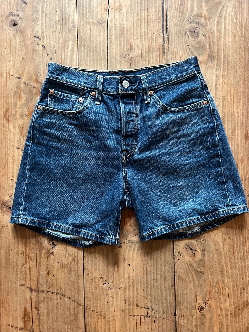 Levi’s 501 Women’s High Rise Denim Shorts (Women’s 26)